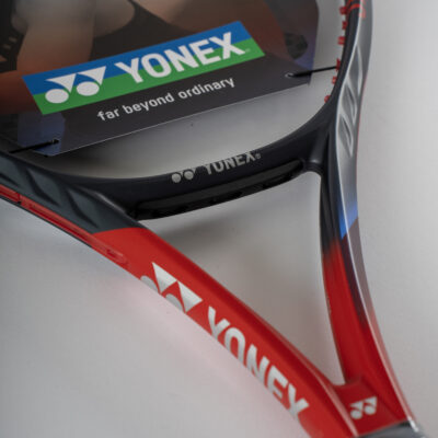 YONEX-Vcore-100_3-400x400