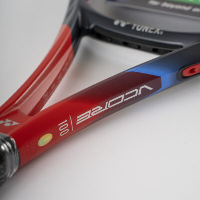 YONEX-Vcore-100_4-400x400